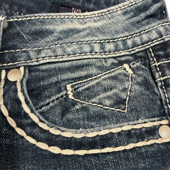 Vigoss Distressed Dark Wash The Chelsea Capri Blue Jeans - Picture 10 of 14